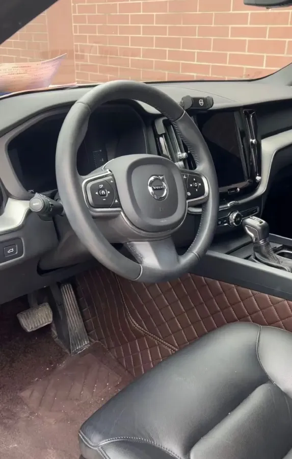 2021 Volvo XC60 2.0T 250HP L4 8AT,autocango,china used car exporter,china ev exporter,chinese used car exporter,chinese used ev exporter