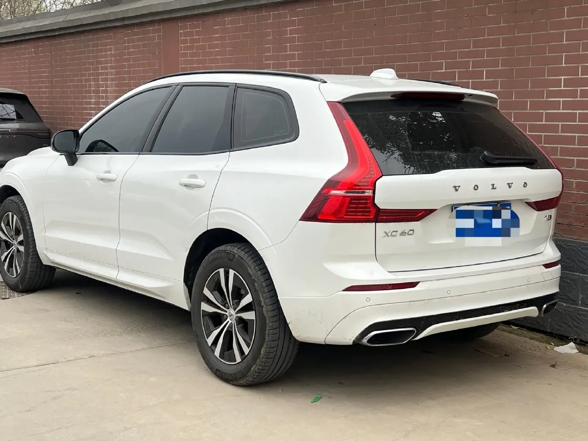 2021 Volvo XC60 2.0T 250HP L4 8AT,autocango,china used car exporter,china ev exporter,chinese used car exporter,chinese used ev exporter