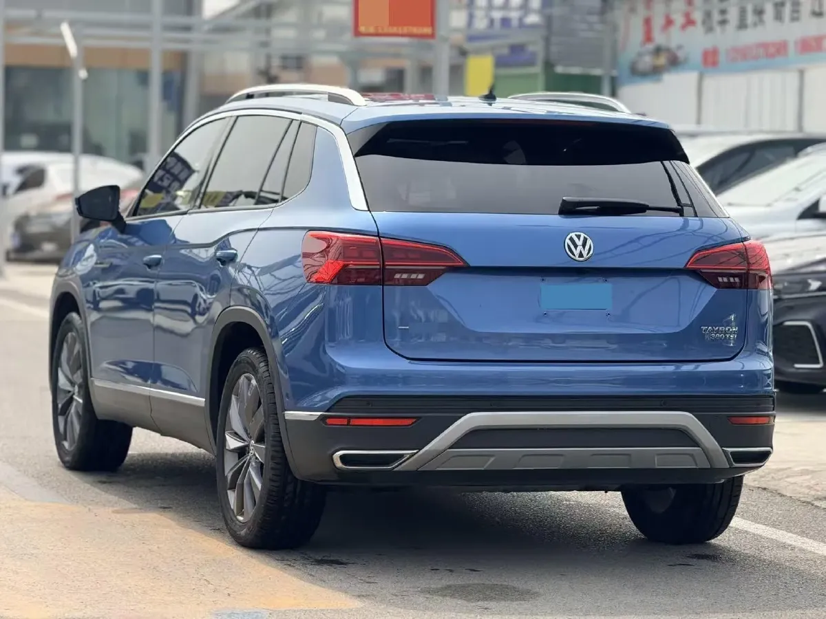 2019 Jeep Cherokee 2.0T 265HP L4 9AT,autocango,china used car exporter,china ev exporter,chinese used car exporter,chinese used ev exporter