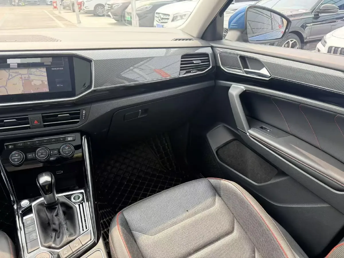 2019 Jeep Cherokee 2.0T 265HP L4 9AT,autocango,china used car exporter,china ev exporter,chinese used car exporter,chinese used ev exporter
