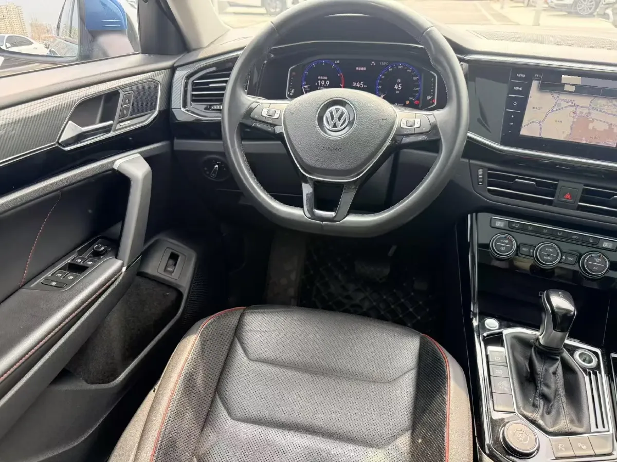 2019 Jeep Cherokee 2.0T 265HP L4 9AT,autocango,china used car exporter,china ev exporter,chinese used car exporter,chinese used ev exporter