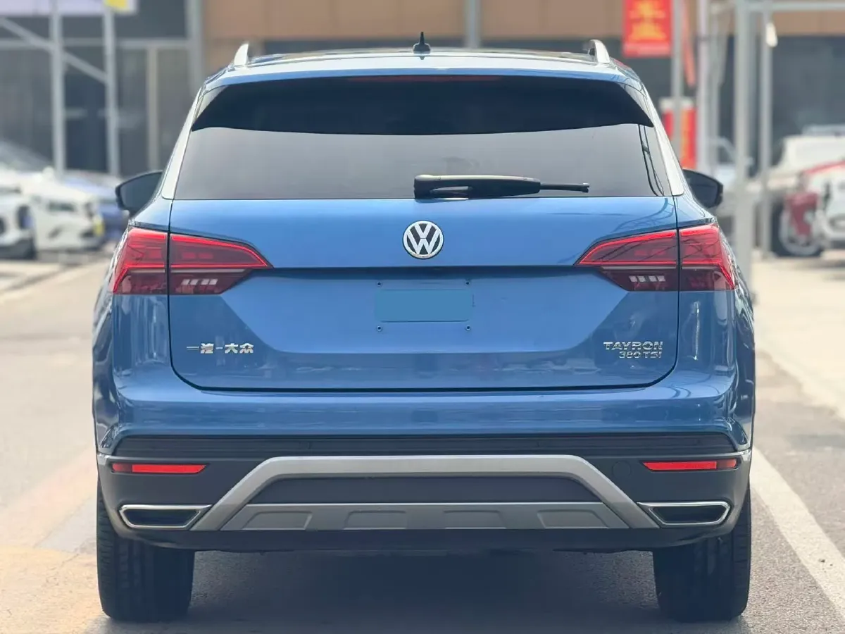 2019 Jeep Cherokee 2.0T 265HP L4 9AT,autocango,china used car exporter,china ev exporter,chinese used car exporter,chinese used ev exporter