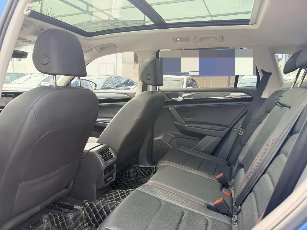 2019 Jeep Cherokee 2.0T 265HP L4 9AT,autocango,china used car exporter,china ev exporter,chinese used car exporter,chinese used ev exporter