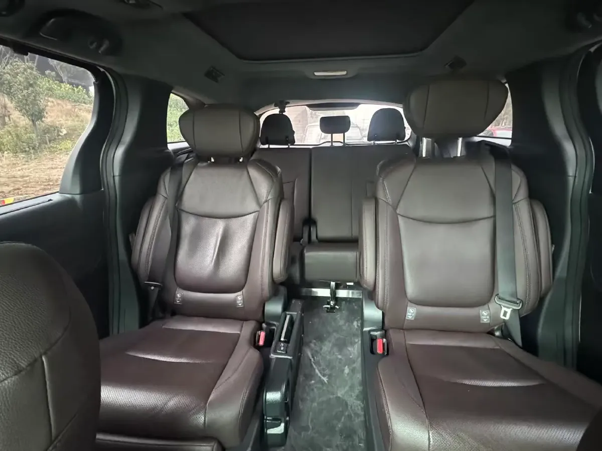 2021 Toyota Sienna 2.5L 192HP L4 E-CVT Hybrid,autocango,china used car exporter,china ev exporter,chinese used car exporter,chinese used ev exporter