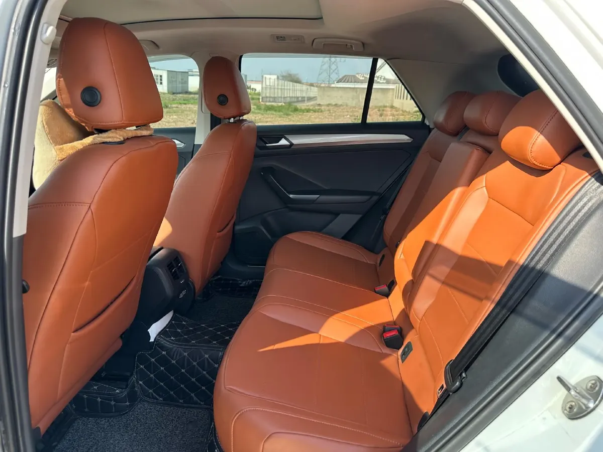 2019 Volkswagen T-Roc 1.4T 131HP L4 7DCT,autocango,china used car exporter,china ev exporter,chinese used car exporter,chinese used ev exporter