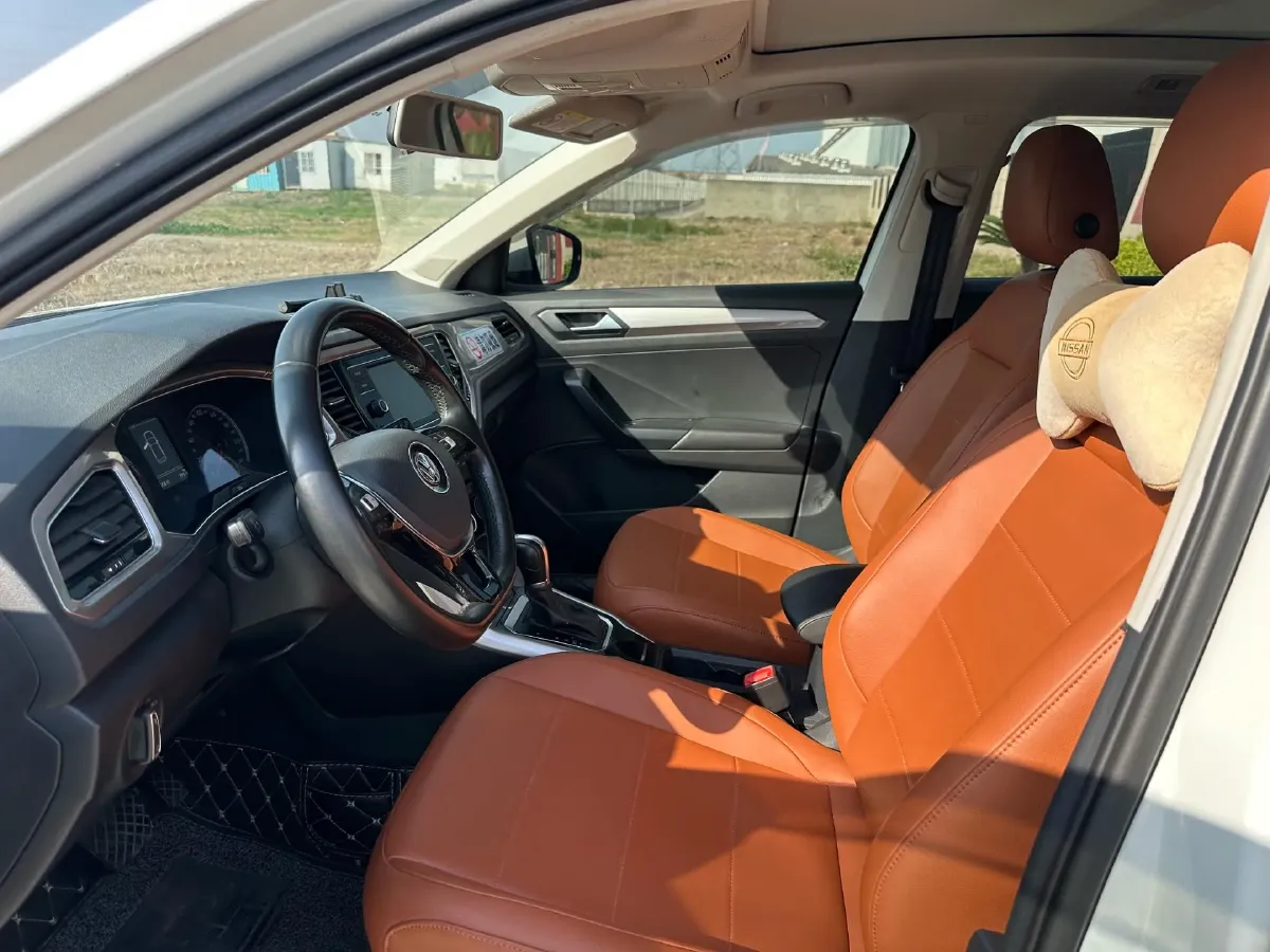 2019 Volkswagen T-Roc 1.4T 131HP L4 7DCT,autocango,china used car exporter,china ev exporter,chinese used car exporter,chinese used ev exporter