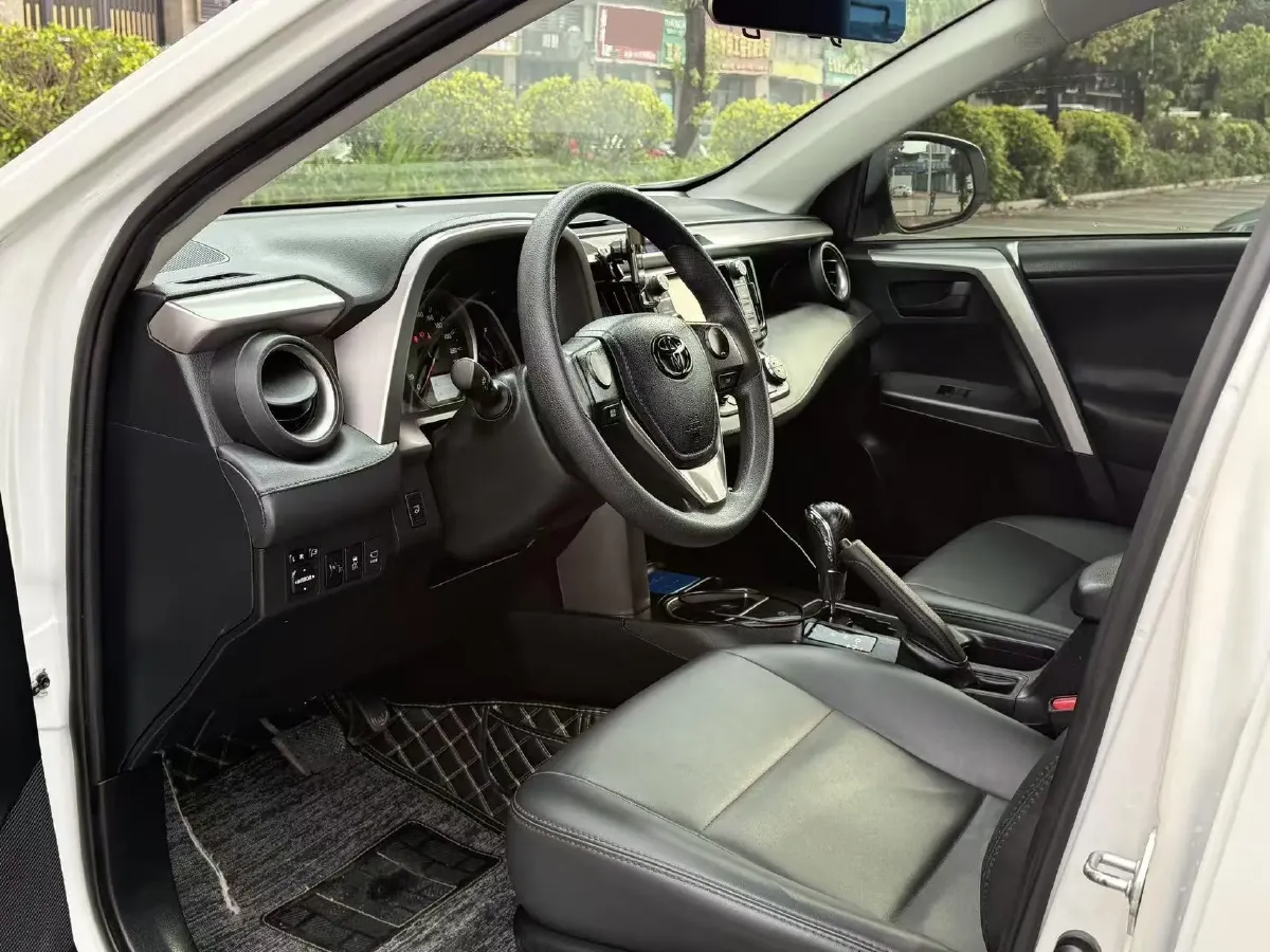 2016 Mitsubishi Outlander 2.0L 150HP L4 CVT,autocango,china used car exporter,china ev exporter,chinese used car exporter,chinese used ev exporter