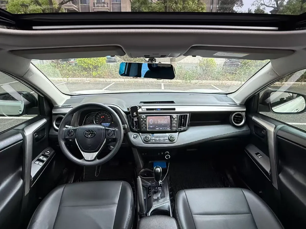 2016 Mitsubishi Outlander 2.0L 150HP L4 CVT,autocango,china used car exporter,china ev exporter,chinese used car exporter,chinese used ev exporter