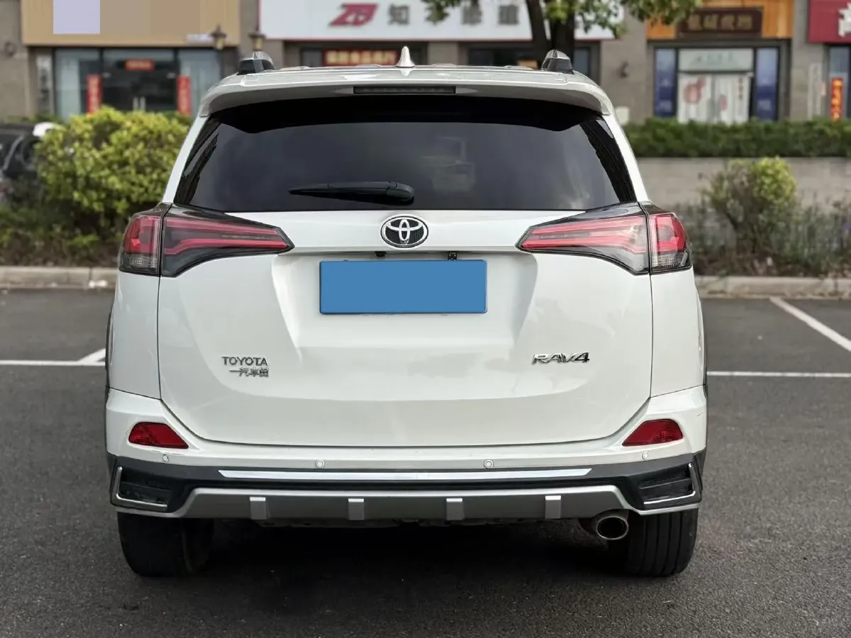 2016 Mitsubishi Outlander 2.0L 150HP L4 CVT,autocango,china used car exporter,china ev exporter,chinese used car exporter,chinese used ev exporter