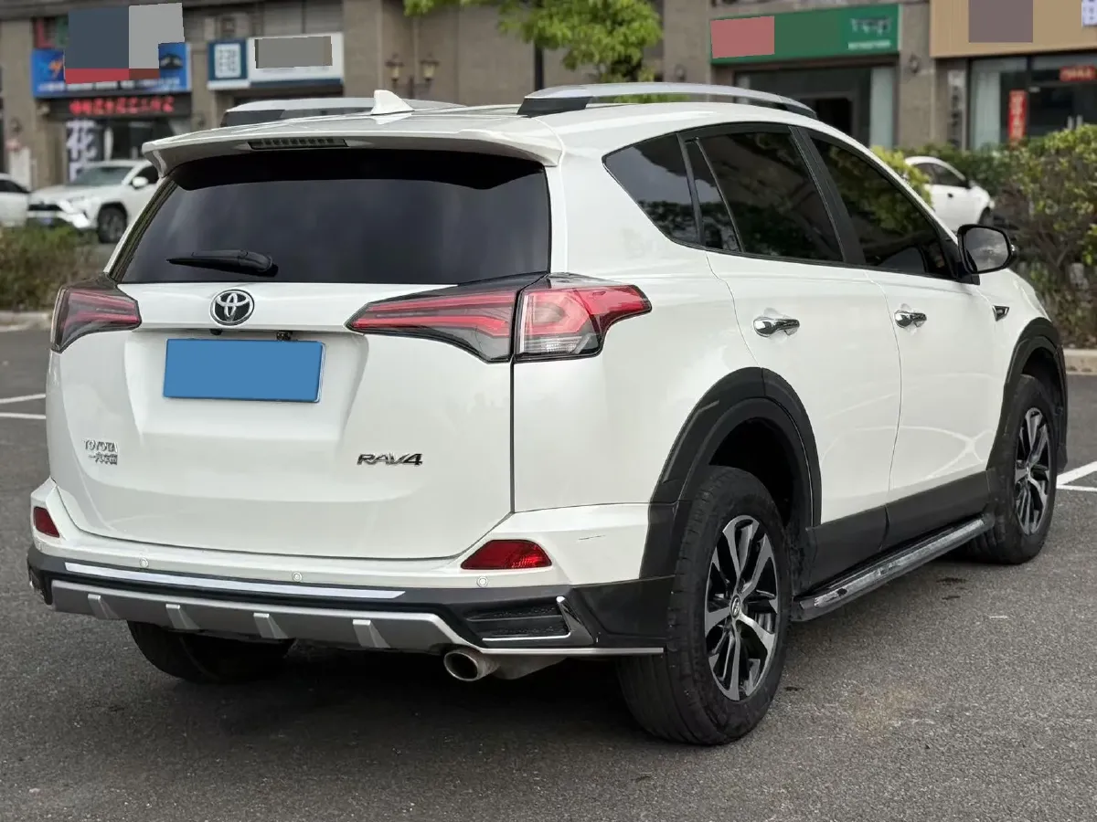 2016 Mitsubishi Outlander 2.0L 150HP L4 CVT,autocango,china used car exporter,china ev exporter,chinese used car exporter,chinese used ev exporter