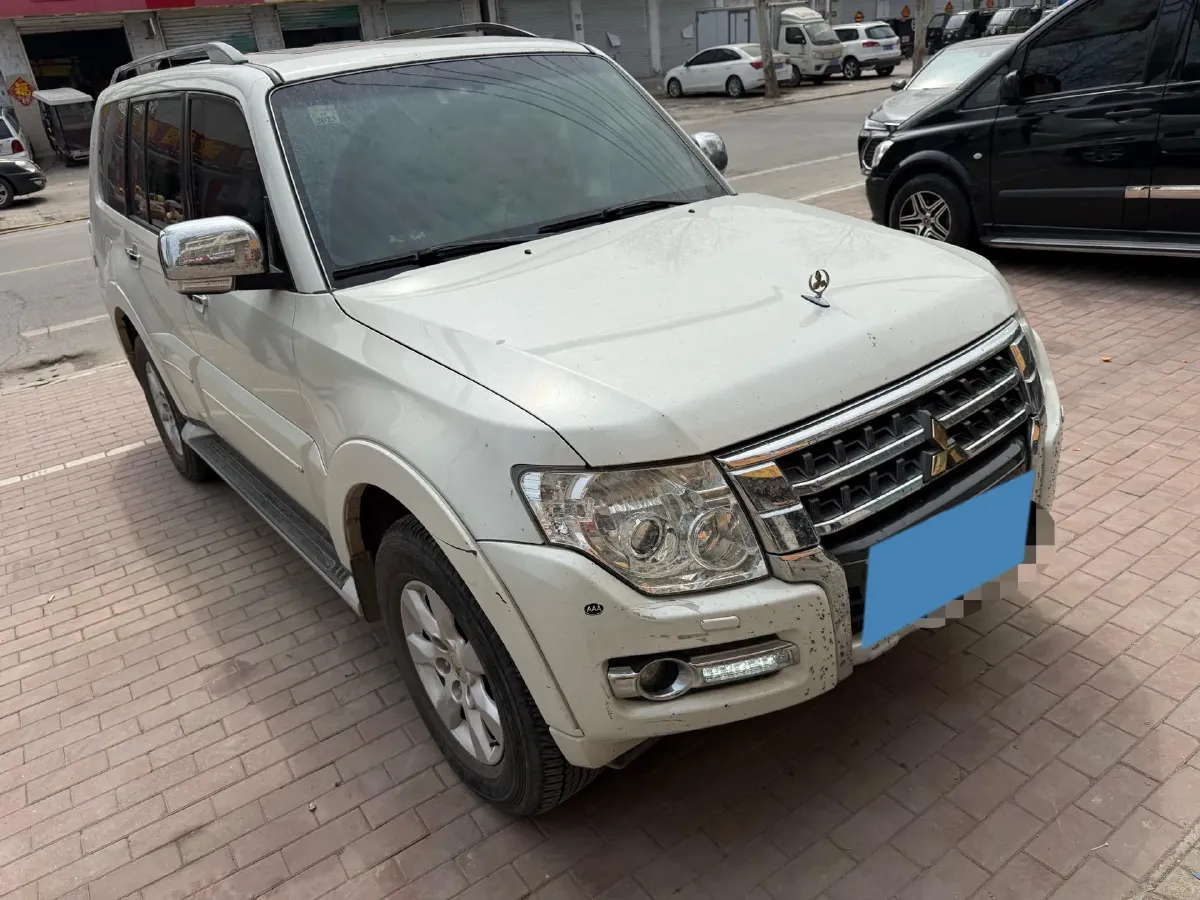 2018 Mitsubishi Pajero 3.0L 174HP V6 5AT,autocango,china used car exporter,china ev exporter,chinese used car exporter,chinese used ev exporter