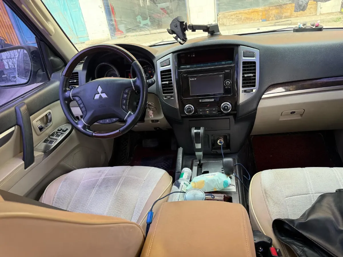 2018 Mitsubishi Pajero 3.0L 174HP V6 5AT,autocango,china used car exporter,china ev exporter,chinese used car exporter,chinese used ev exporter
