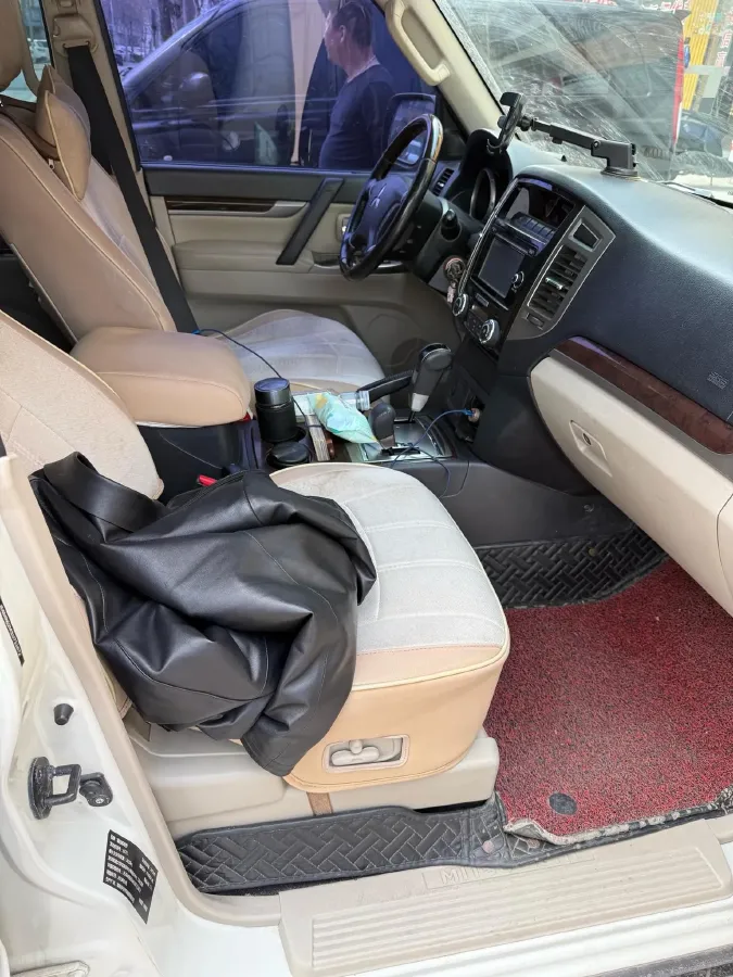 2018 Mitsubishi Pajero 3.0L 174HP V6 5AT,autocango,china used car exporter,china ev exporter,chinese used car exporter,chinese used ev exporter