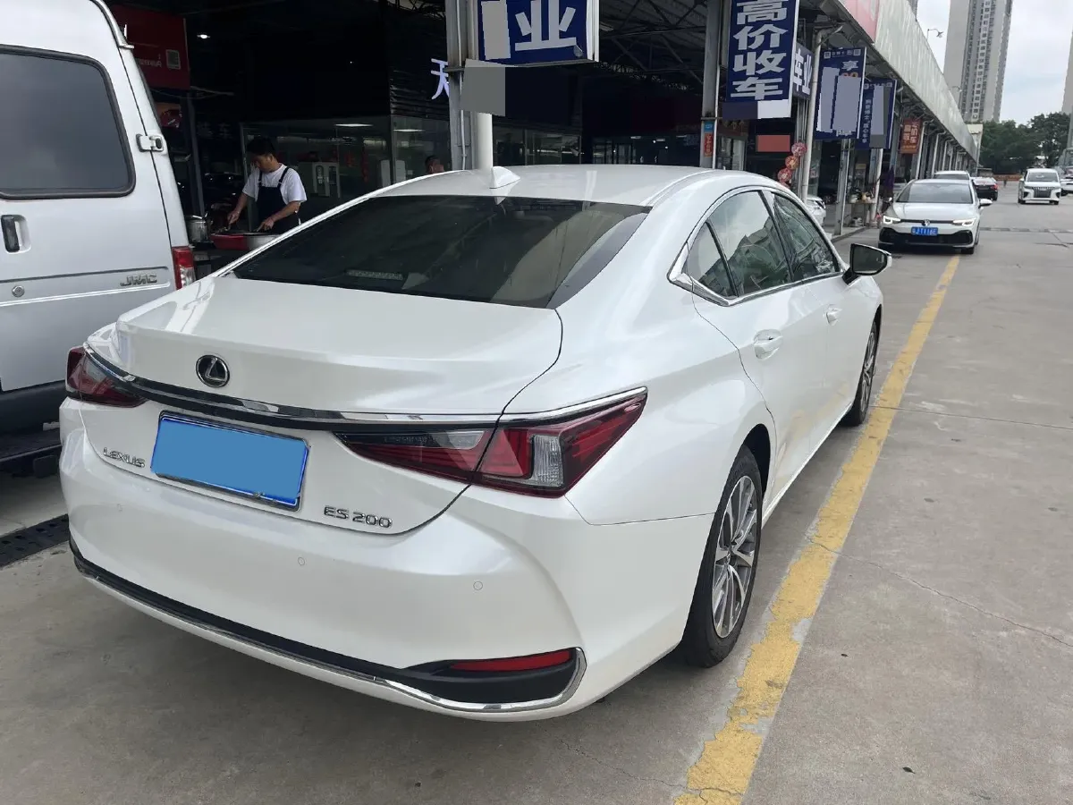 2024 Lexus ES 2.0L 173HP L4 CVT,autocango,china used car exporter,china ev exporter,chinese used car exporter,chinese used ev exporter