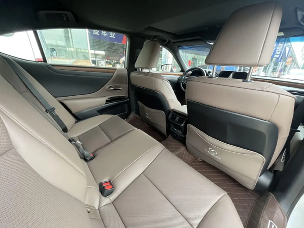 2024 Lexus ES 2.0L 173HP L4 CVT,autocango,china used car exporter,china ev exporter,chinese used car exporter,chinese used ev exporter