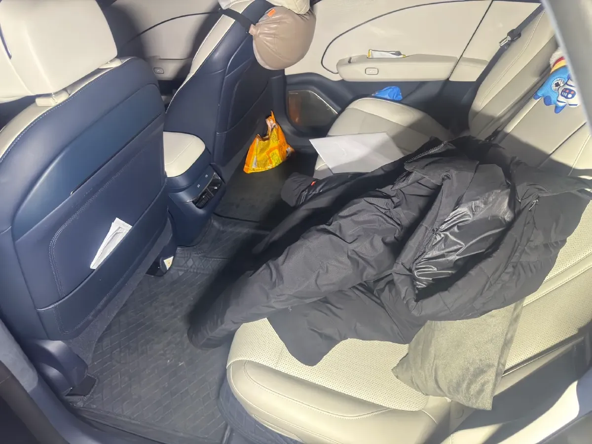 2024 Zeekr 007 BEV 75KWH,autocango,china used car exporter,china ev exporter,chinese used car exporter,chinese used ev exporter