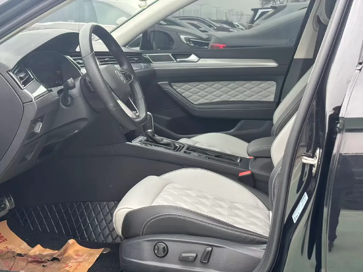 2023 Volkswagen Magotan 2.0T 186HP L4 7DCT,autocango,china used car exporter,china ev exporter,chinese used car exporter,chinese used ev exporter