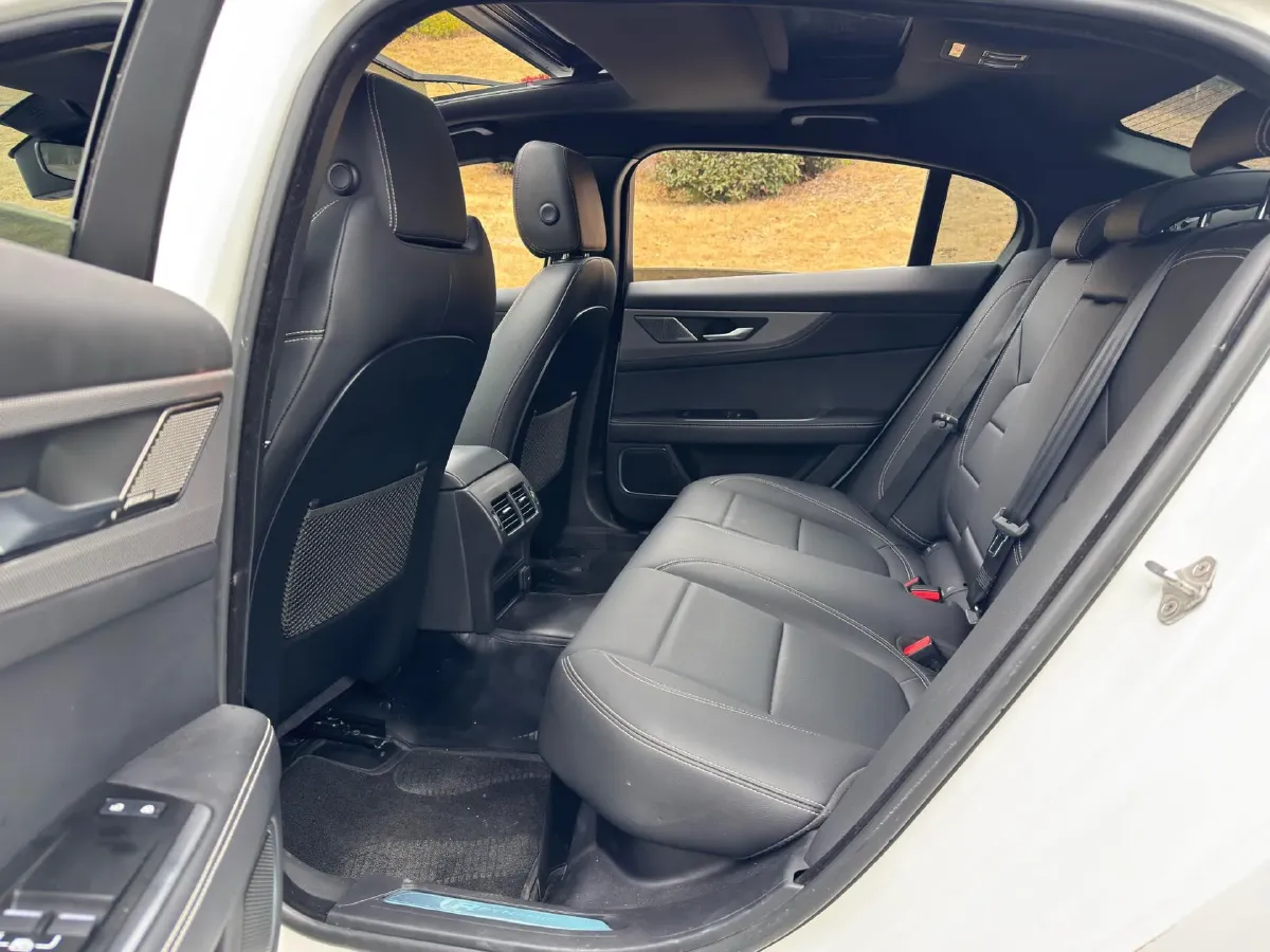 2024 Jaguar XEL 2.0T 250HP L4 8AT,autocango,china used car exporter,china ev exporter,chinese used car exporter,chinese used ev exporter