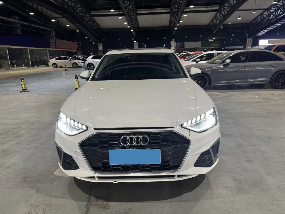 2020 Audi A4L 2.0T 190HP L4 7DCT,autocango,china used car exporter,china ev exporter,chinese used car exporter,chinese used ev exporter