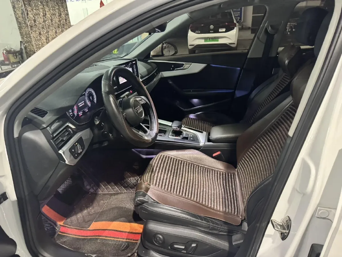 2020 Audi A4L 2.0T 190HP L4 7DCT,autocango,china used car exporter,china ev exporter,chinese used car exporter,chinese used ev exporter