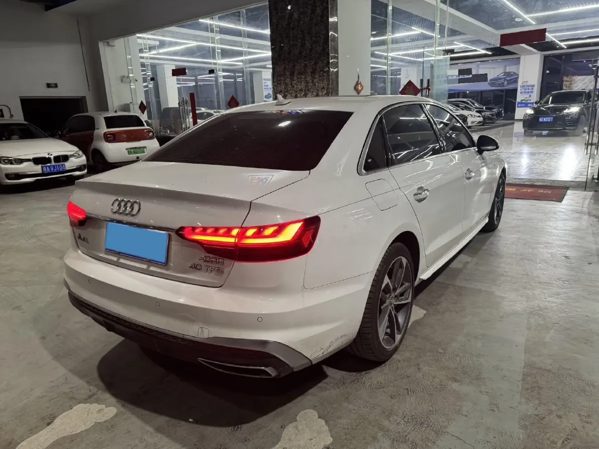 2020 Audi A4L 2.0T 190HP L4 7DCT,autocango,china used car exporter,china ev exporter,chinese used car exporter,chinese used ev exporter