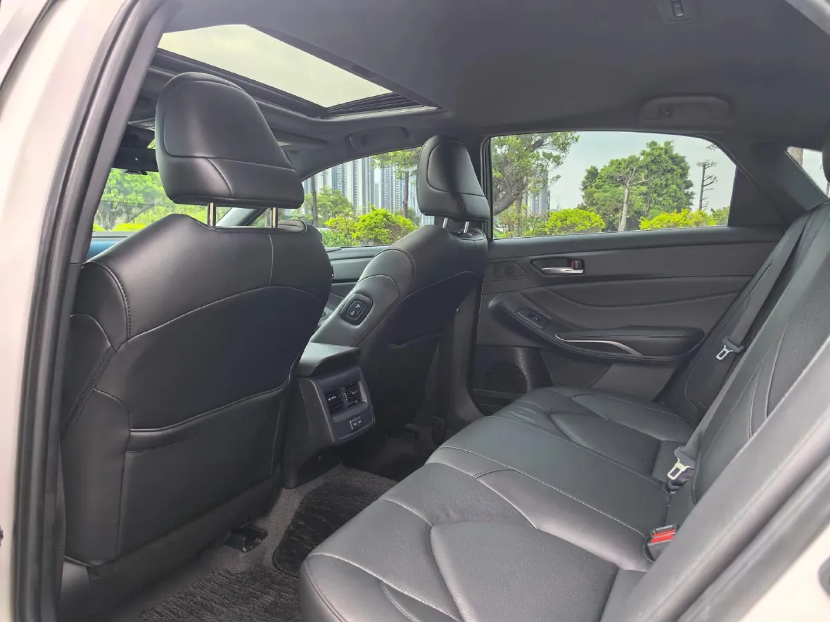 2024 Toyota Avalon 2.0L 173HP L4 CVT,autocango,china used car exporter,china ev exporter,chinese used car exporter,chinese used ev exporter