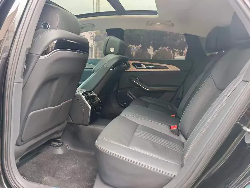 2020 HongQi H9 2.0T 252HP L4 7DCT,autocango,china used car exporter,china ev exporter,chinese used car exporter,chinese used ev exporter