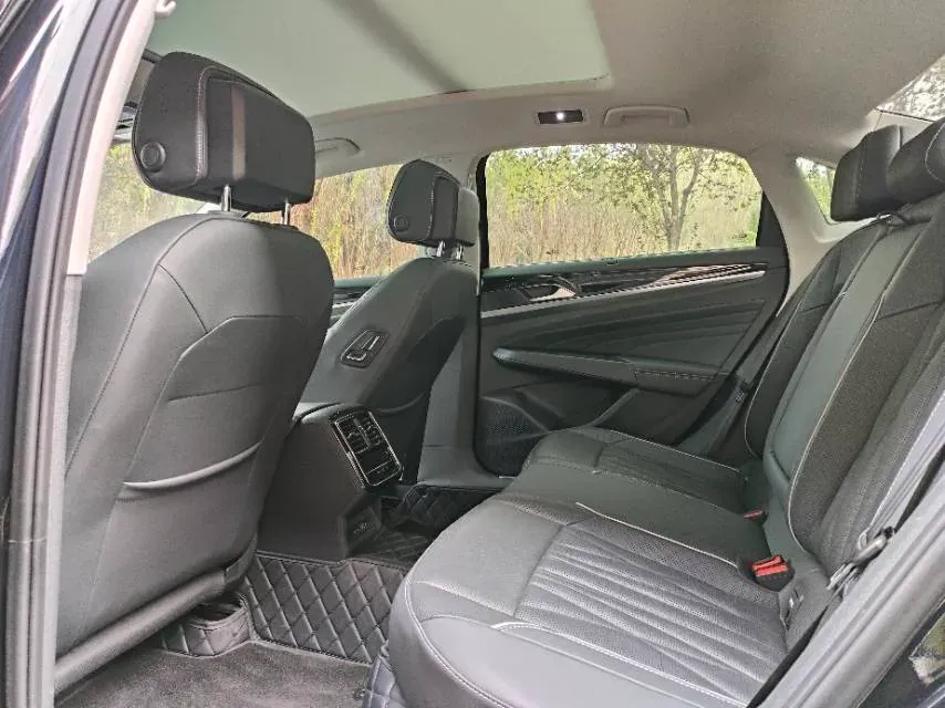 2022 Xpeng P7 BEV 60.2KWH,autocango,china used car exporter,china ev exporter,chinese used car exporter,chinese used ev exporter