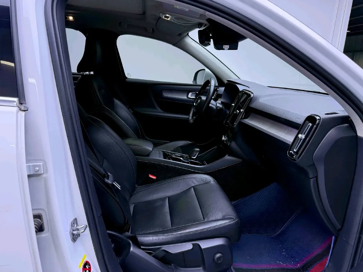 2020 Volvo XC40 1.5T 163HP L3 8AT,autocango,china used car exporter,china ev exporter,chinese used car exporter,chinese used ev exporter