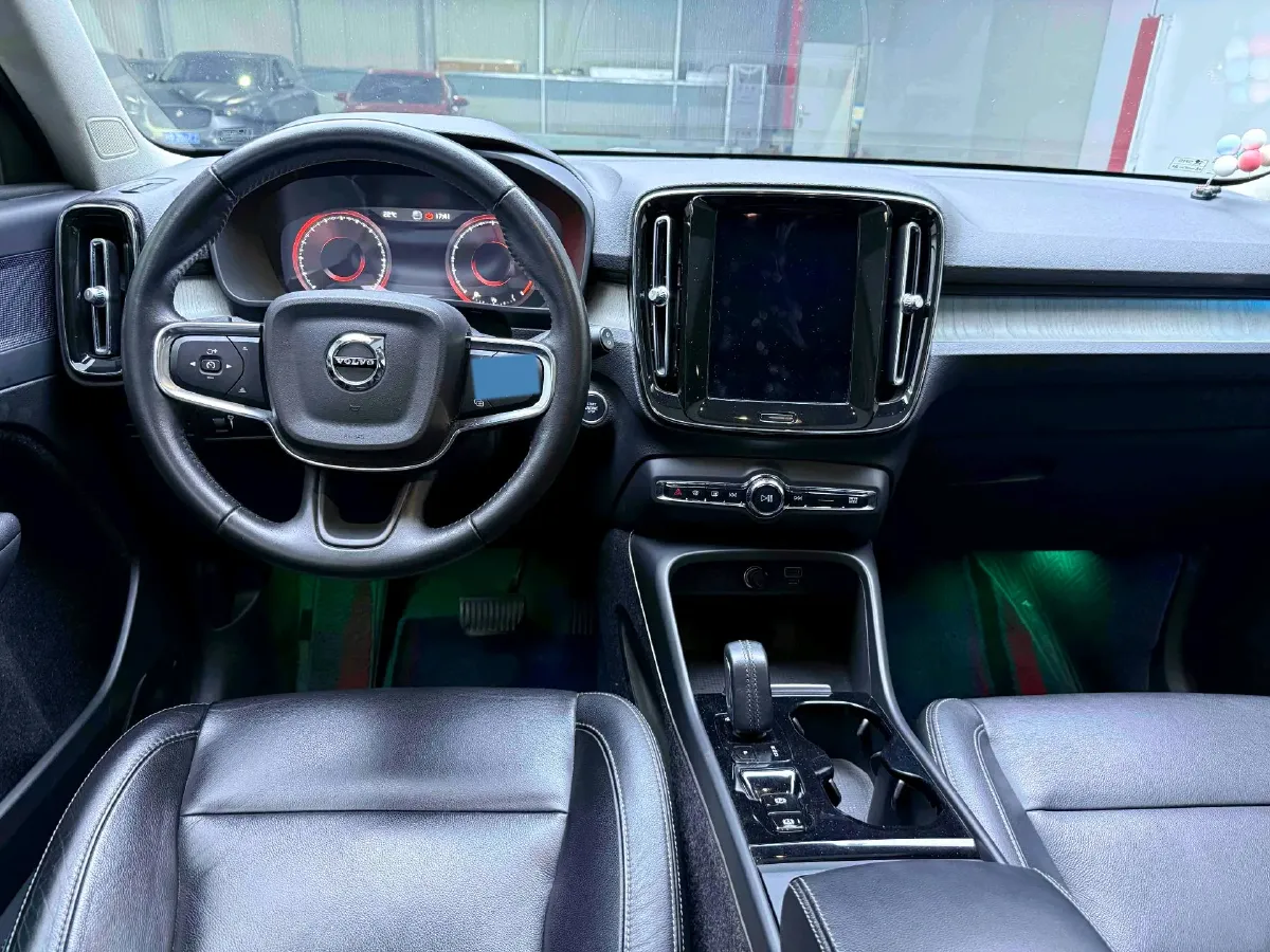 2020 Volvo XC40 1.5T 163HP L3 8AT,autocango,china used car exporter,china ev exporter,chinese used car exporter,chinese used ev exporter