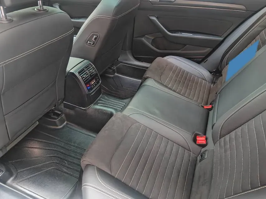 2020 Volkswagen Magotan 2.0T 186HP L4 7DCT,autocango,china used car exporter,china ev exporter,chinese used car exporter,chinese used ev exporter