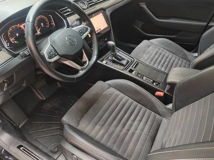 2020 Volkswagen Magotan 2.0T 186HP L4 7DCT,autocango,china used car exporter,china ev exporter,chinese used car exporter,chinese used ev exporter