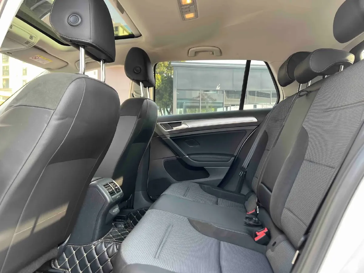 2019 Volkswagen Golf 1.6L 110HP L4 6AT,autocango,china used car exporter,china ev exporter,chinese used car exporter,chinese used ev exporter