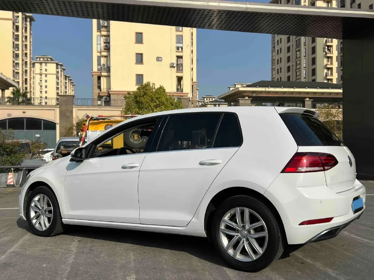 2019 Volkswagen Golf 1.6L 110HP L4 6AT,autocango,china used car exporter,china ev exporter,chinese used car exporter,chinese used ev exporter