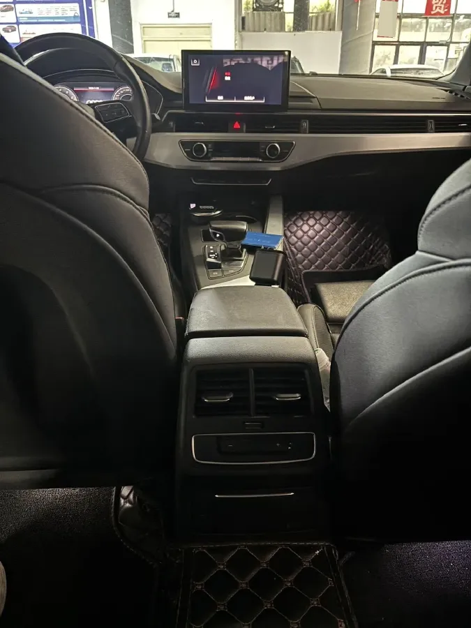 2020 Audi A4L 2.0T 190HP L4 7DCT,autocango,china used car exporter,china ev exporter,chinese used car exporter,chinese used ev exporter