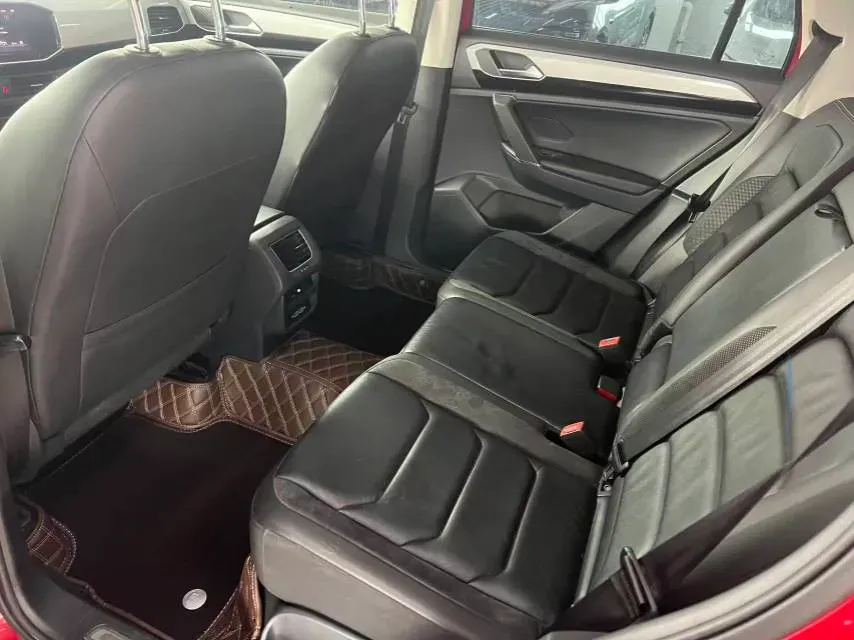 2019 Jeep Cherokee 2.0T 234HP L4 9AT,autocango,china used car exporter,china ev exporter,chinese used car exporter,chinese used ev exporter