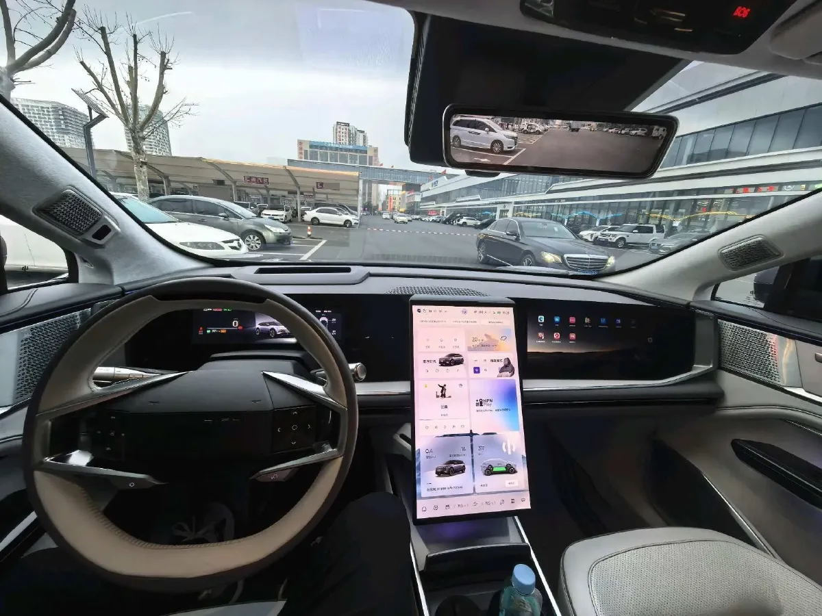 2023 HiPhi Y BEV 76.6KWH,autocango,china used car exporter,china ev exporter,chinese used car exporter,chinese used ev exporter