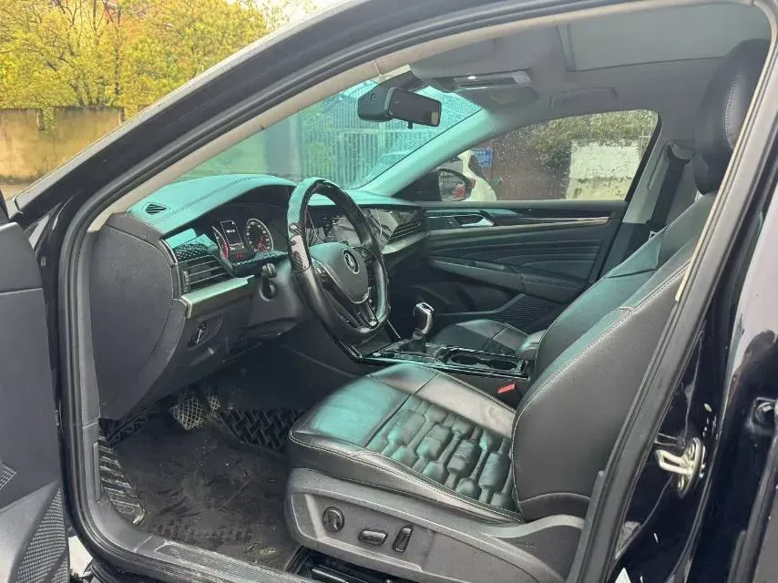 2021 Volkswagen Passat 2.0T 186HP L4 7DCT,autocango,china used car exporter,china ev exporter,chinese used car exporter,chinese used ev exporter