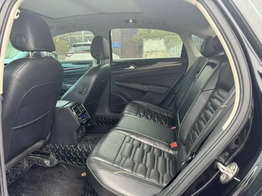 2021 Volkswagen Passat 2.0T 186HP L4 7DCT,autocango,china used car exporter,china ev exporter,chinese used car exporter,chinese used ev exporter