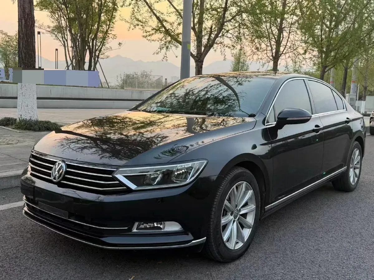 2018 Volkswagen Magotan 1.8T 180HP L4 7DCT,autocango,china used car exporter,china ev exporter,chinese used car exporter,chinese used ev exporter