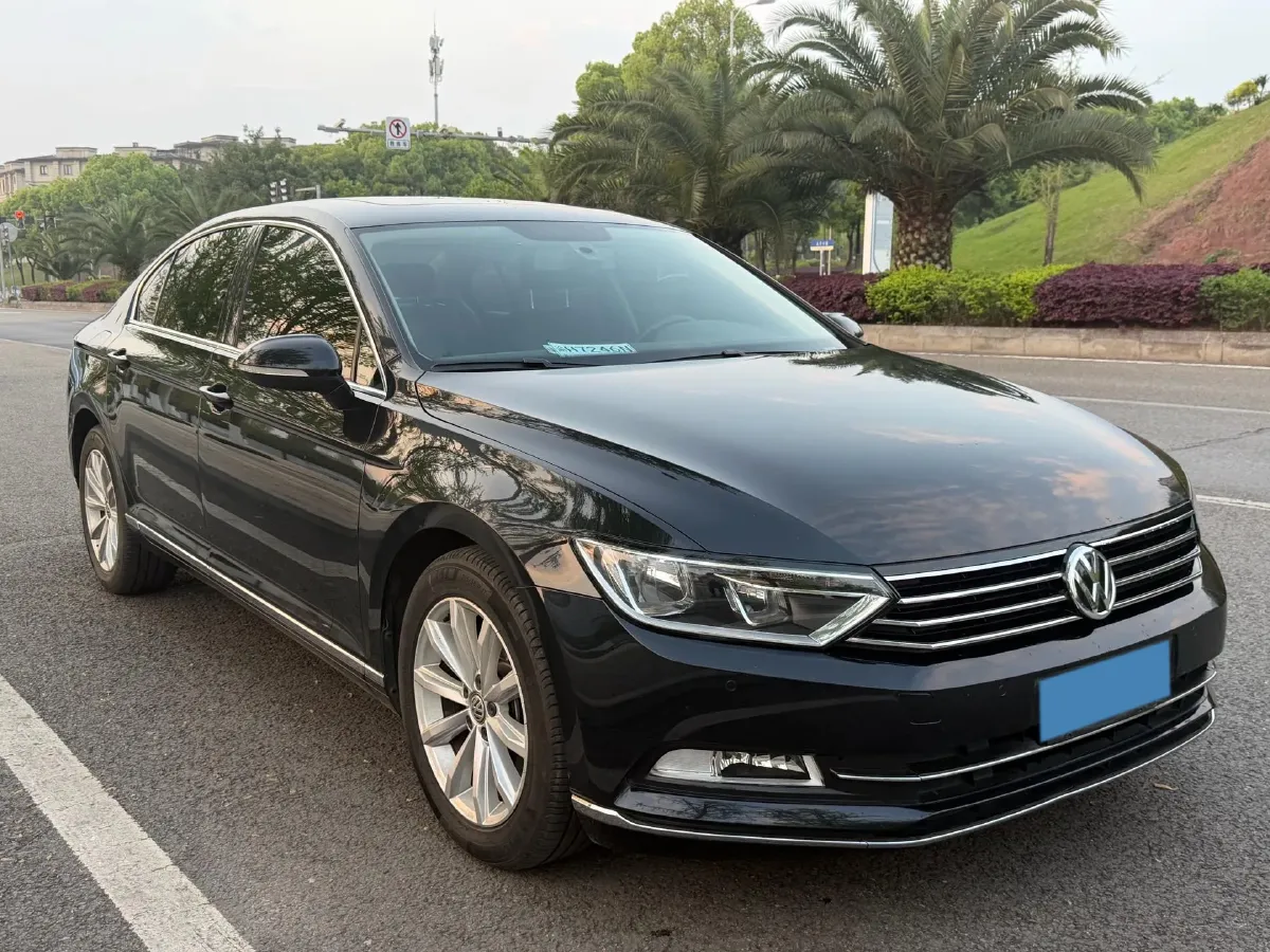 2018 Volkswagen Magotan 1.8T 180HP L4 7DCT,autocango,china used car exporter,china ev exporter,chinese used car exporter,chinese used ev exporter