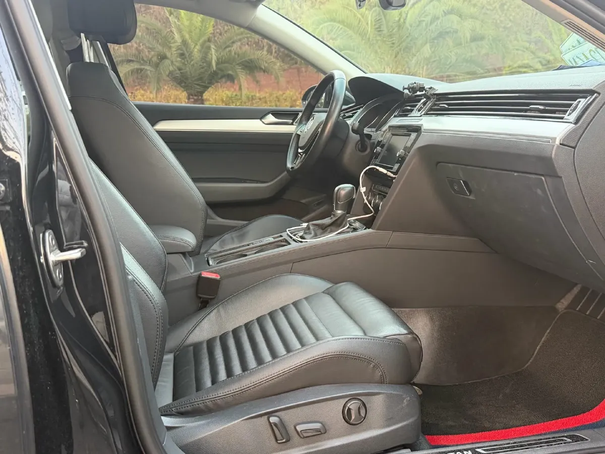 2018 Volkswagen Magotan 1.8T 180HP L4 7DCT,autocango,china used car exporter,china ev exporter,chinese used car exporter,chinese used ev exporter