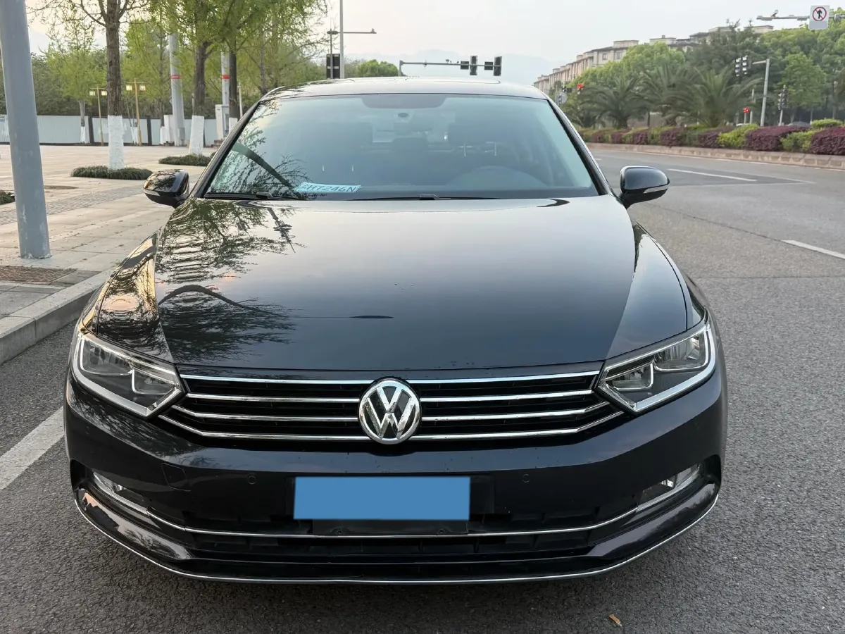 2018 Volkswagen Magotan 1.8T 180HP L4 7DCT,autocango,china used car exporter,china ev exporter,chinese used car exporter,chinese used ev exporter