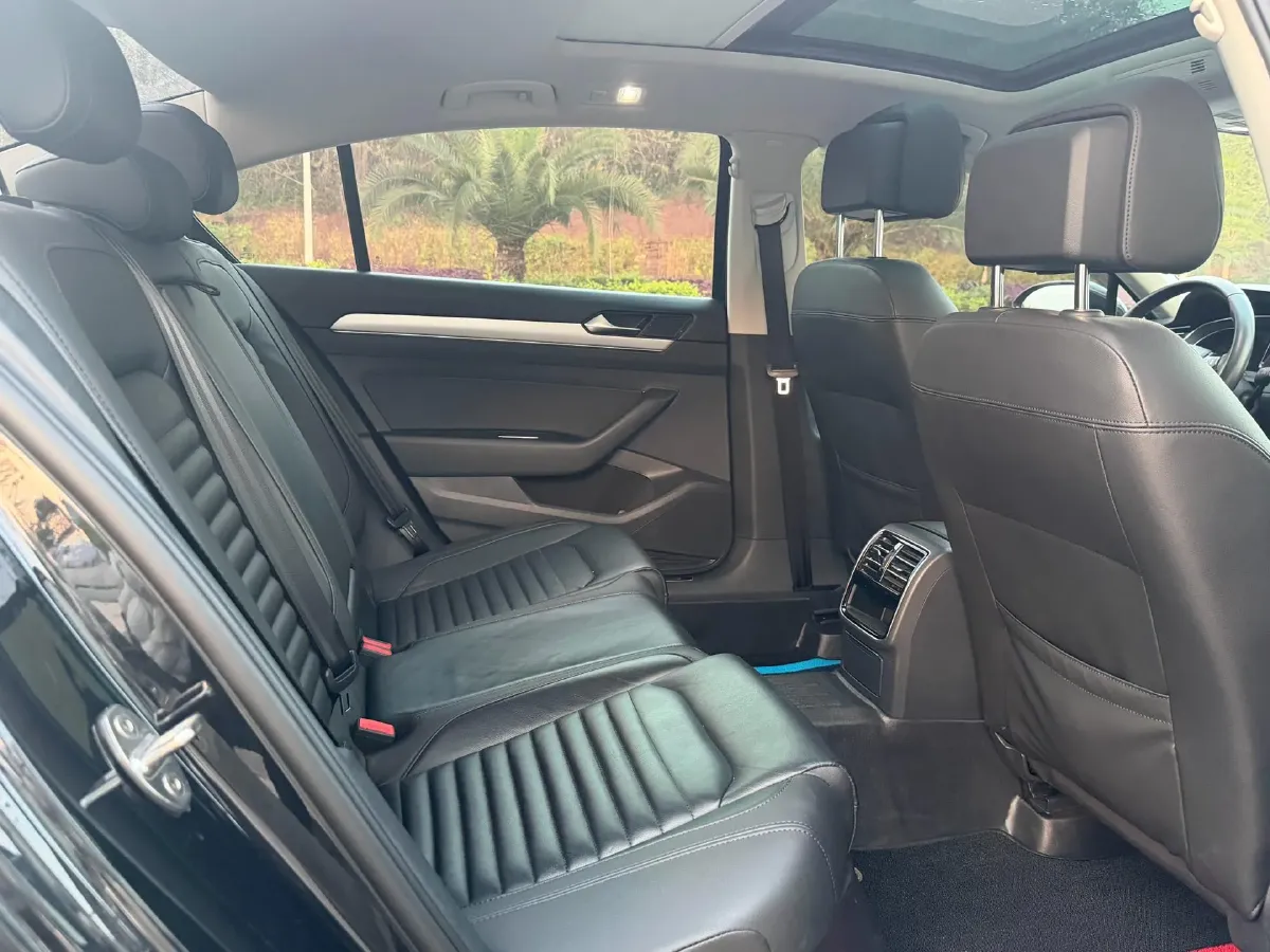 2018 Volkswagen Magotan 1.8T 180HP L4 7DCT,autocango,china used car exporter,china ev exporter,chinese used car exporter,chinese used ev exporter