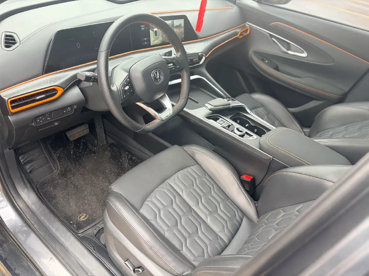 2022 ChangAn UNI-T 1.5T 188HP L4 7DCT,autocango,china used car exporter,china ev exporter,chinese used car exporter,chinese used ev exporter