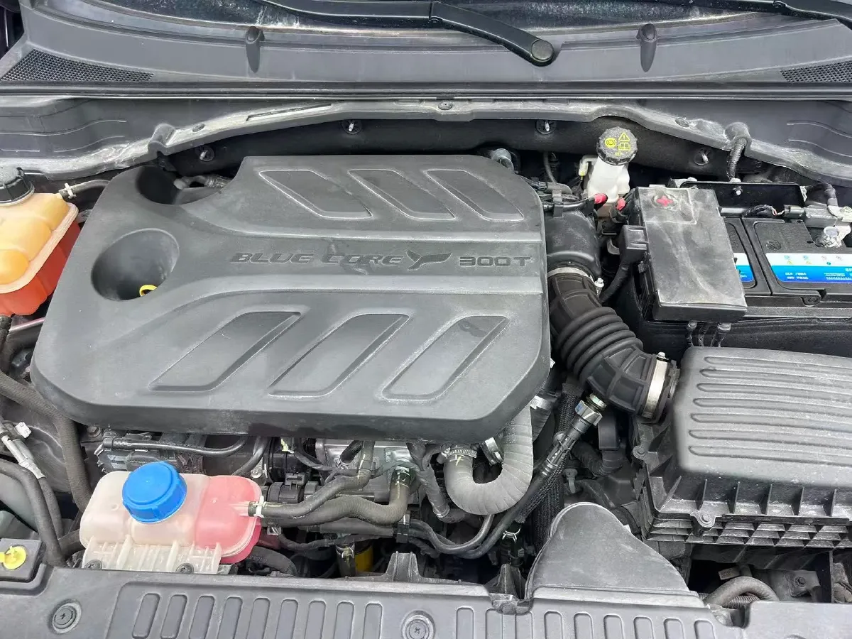 2022 ChangAn UNI-T 1.5T 188HP L4 7DCT,autocango,china used car exporter,china ev exporter,chinese used car exporter,chinese used ev exporter