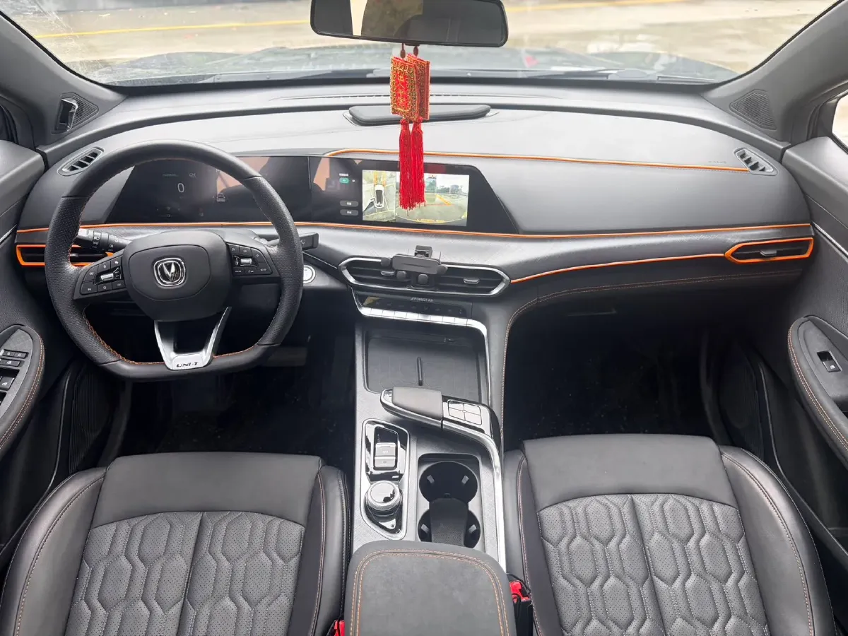 2022 ChangAn UNI-T 1.5T 188HP L4 7DCT,autocango,china used car exporter,china ev exporter,chinese used car exporter,chinese used ev exporter