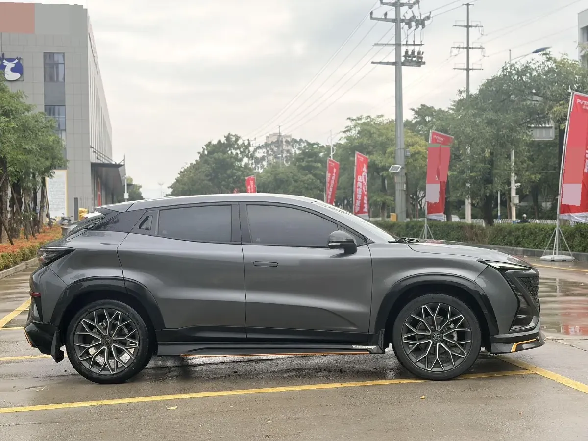 2022 ChangAn UNI-T 1.5T 188HP L4 7DCT,autocango,china used car exporter,china ev exporter,chinese used car exporter,chinese used ev exporter