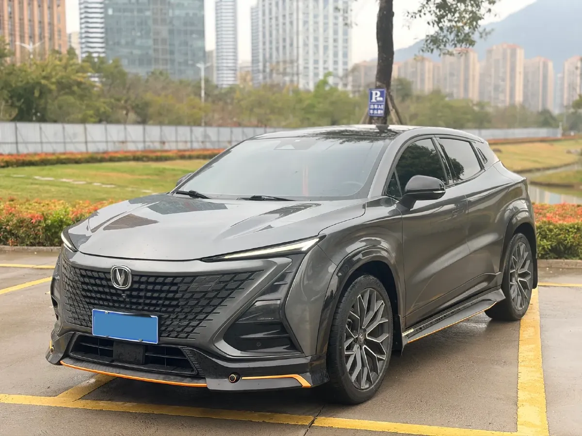 2022 ChangAn UNI-T 1.5T 188HP L4 7DCT,autocango,china used car exporter,china ev exporter,chinese used car exporter,chinese used ev exporter
