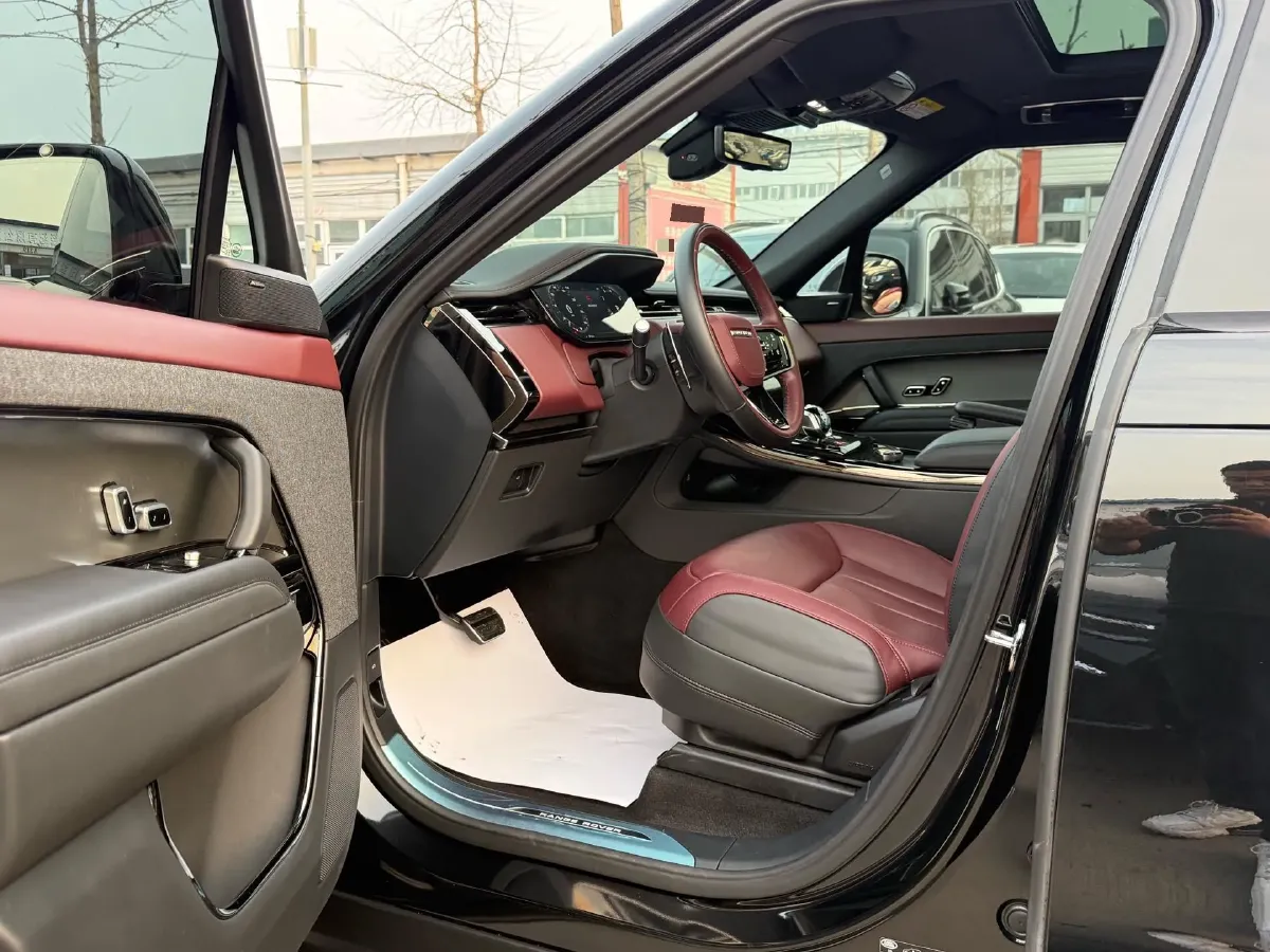 2025 Land Rover Range Rover Sport 3.0T 400HP L6 8AT,autocango,china used car exporter,china ev exporter,chinese used car exporter,chinese used ev exporter